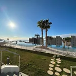 Sunset Cliffs Terra Gold بينايدورم
