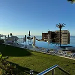 Sunset Cliffs Terra Gold بينايدورم